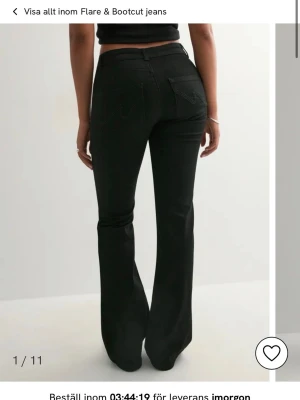 jeans nelly  - svarta helt nya jeans från nelly använd 1 gång storlek 36 längden short tryck på köp nu!!💞💞💞 36/SHORT