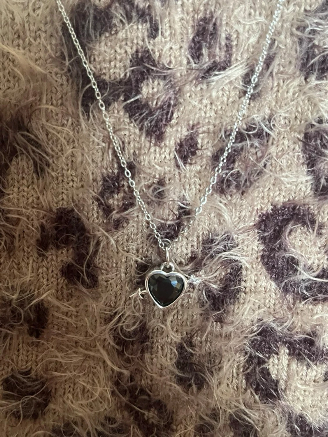 Halsband med svart hjärthänge silver  - 1