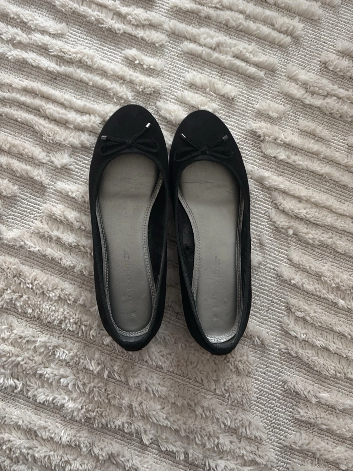 Svarta ballerinaskor med rosett - 2
