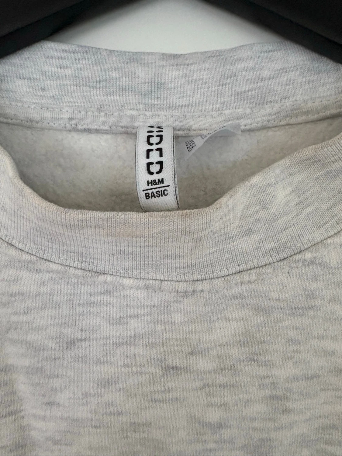 Ljusgrå sweatshirt från H&M BASIC - 1