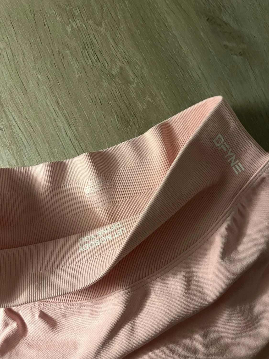 Rosa sömlöst set från DFYNE - 2