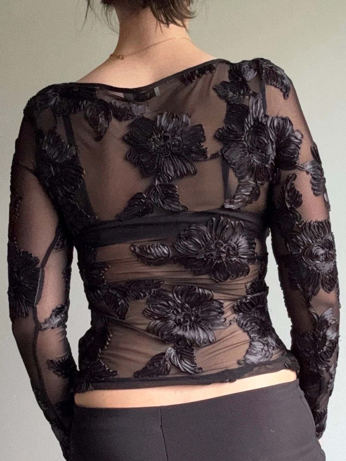 Svart mesh topp med blommor - 2