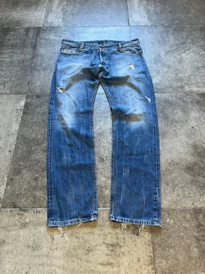Flared Diesel Jeans - tjaaaabbaaaaa! nu kommer jag med ett sjukt fett par diesel jeans 🥹 de är i strlk 36/34 och sitter som en regular/flared🫡 tveka inte på att skriva ifall ni har frågor👏