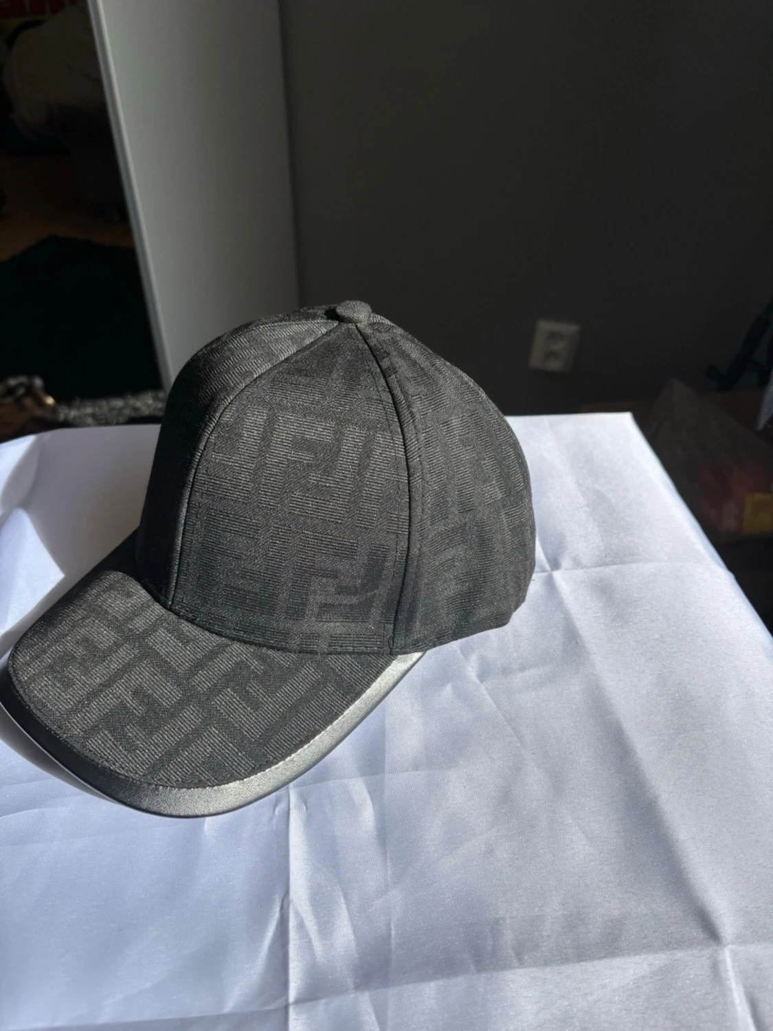 Svart keps från Fendi med FF-mönster - 2