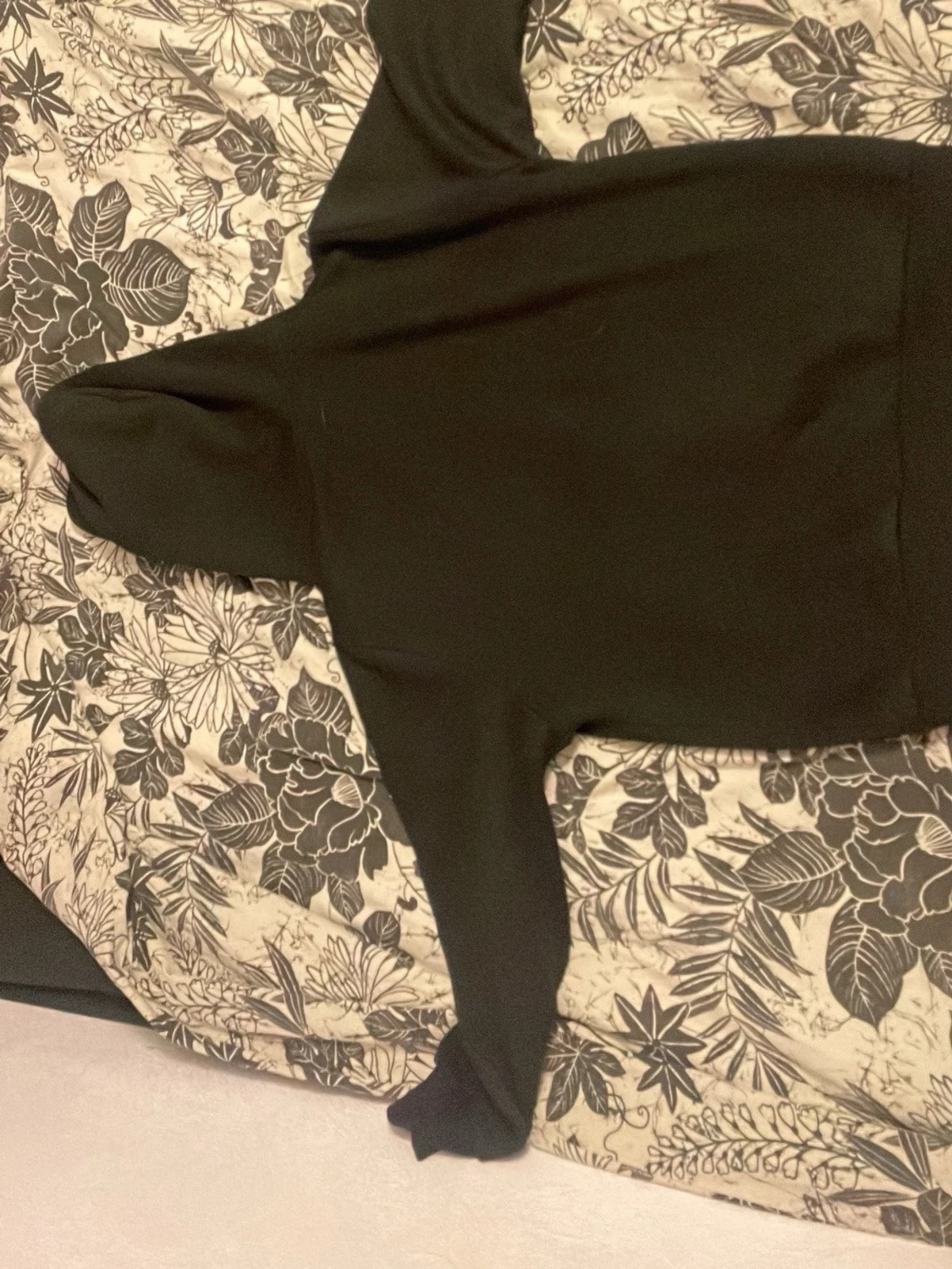 Svart hoodie med tryck från TrapstarSHARKS - 1