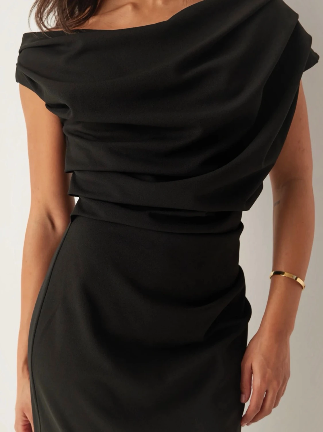 Svart offshoulder långklänning - 1