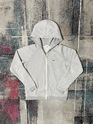 Lacoste zip hoodie - Säljer denna riktigt snygga Lacoste tröjan för ett riktigt bra pris efter som att den passar mig inte längre. Tröjan är i mycket bra skick och passar dig som har storleken XS. Skriv till om ni är intresserad eller har npgra frågor!