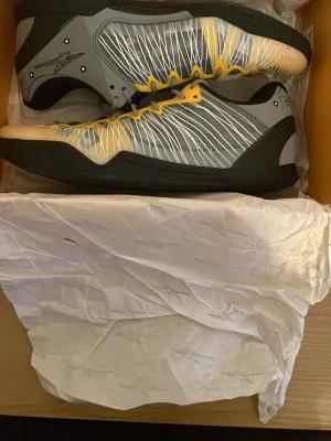 Serious player one plus - Tjena, säljer mina helt nya serious only player one plus i storlek 46! Skorna är helt nya och aldrig använda, säljer pga fel storlek. Dessa går ej att få tag på i Sverige och är väldigt sällsynta. Extra sulor medförs också! Kontakta om du har frågor😊