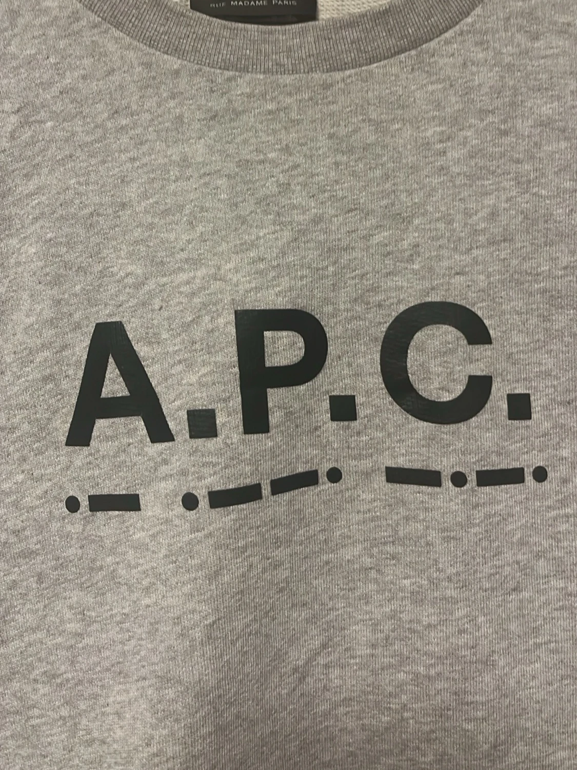 Grå sweatshirt från A.P.C. - 2