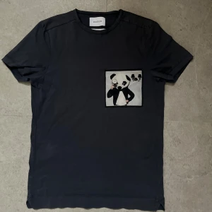 Limitato T-shirt - Tja! Säljer denna stilrena Limitato T-shirten som är i acceptabelt skicl😀|storlek xs|bra skick| hör av er vid frågor!