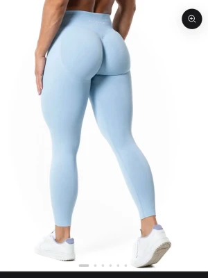 Ljusblå relode aura tights -  Aura Seamless Scrunch Tights. Nya och oanvända. Storlek S. 