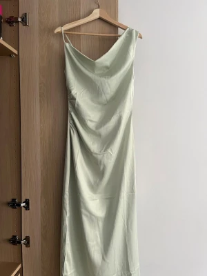 Adoore klänning - Storlek 38 men passar s/m 💕 prislappen är kvar