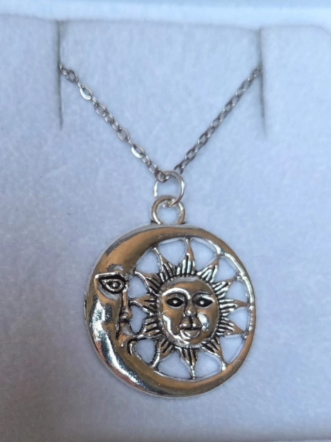 Halsband med sol och måne hänge - 4