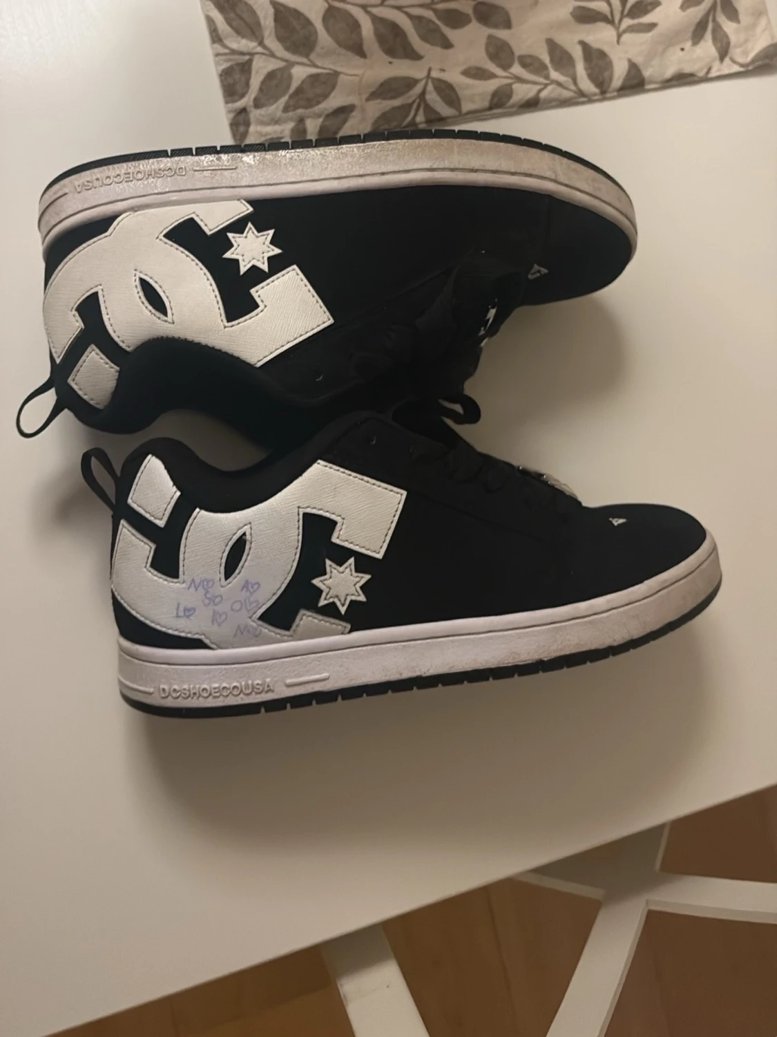 Svarta DC sneakers med vit logga - 1