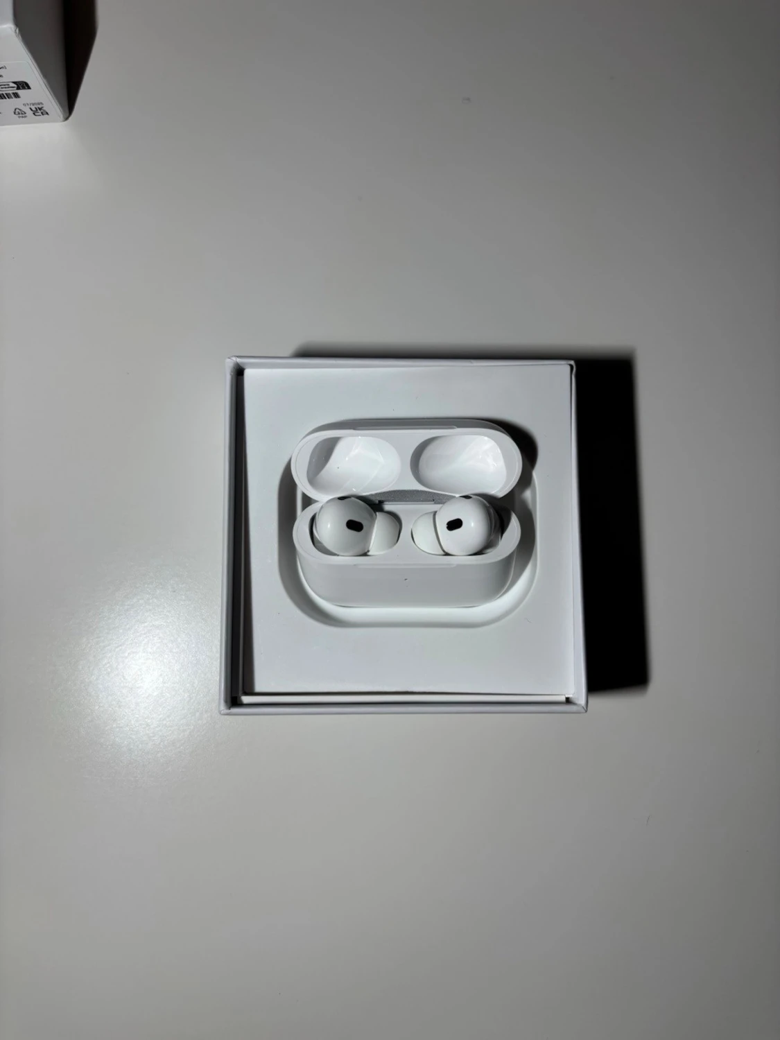 Apple AirPods Pro med laddningsetui - 1