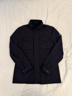 Fieldjacket herr - Alvaro moreno fieldjacket - storlek s - skick 9/10 - fler frågor? Kontakta mig