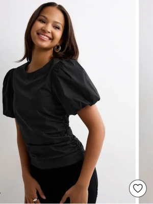 Blus topp - Super söt har massa andra kläder o ha❤️