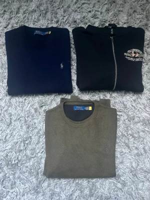 Ralph lauren 3st tröjor pack - Säljer 3st Ralph lauren tröjor som ett pack. Alla tre tröjor i bilderna förekommer. De har endast använts 1 - 2 gånger. De är i Perfekt skick. Alla i storlek S.