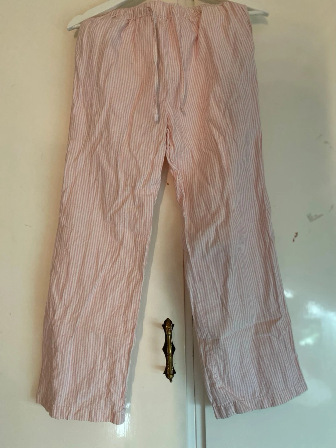 Randiga rosa pyjamasbyxor