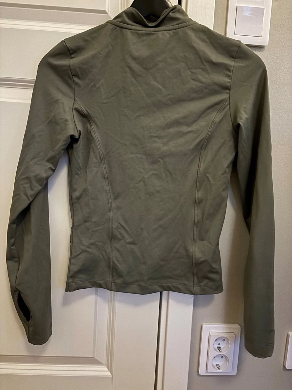 Olivgrön träningsjacka  - 1