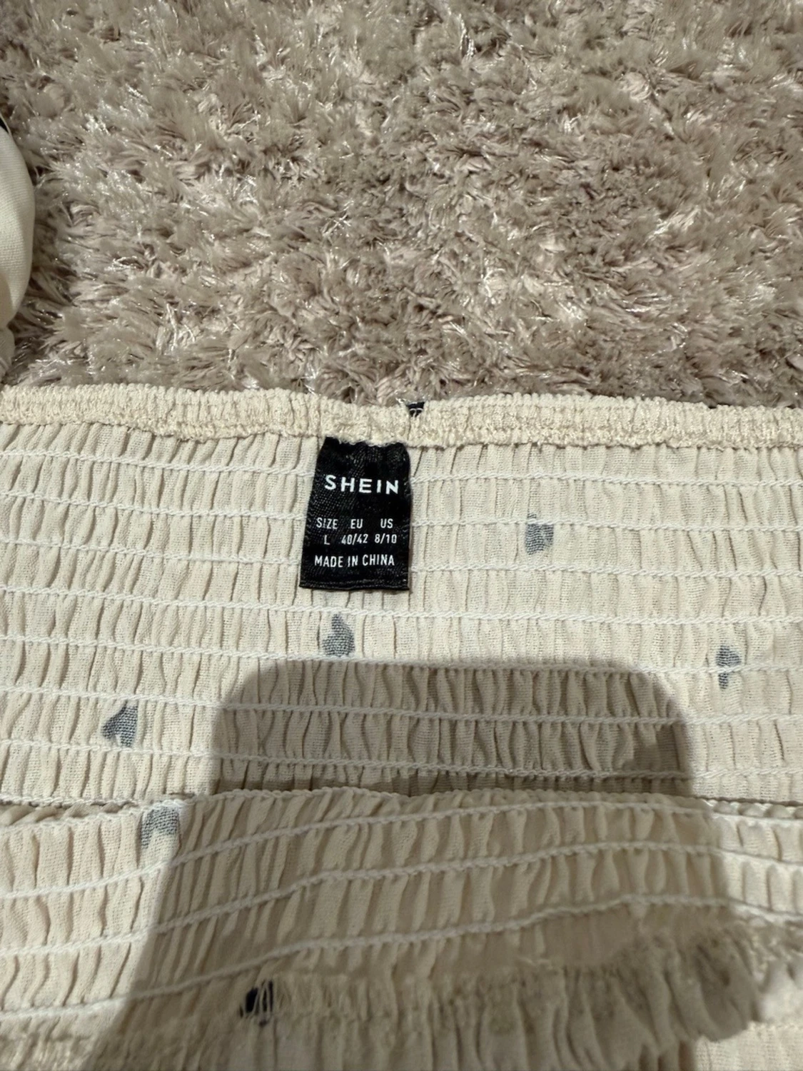 Vit topp med hjärtmönster från SHEIN - 1