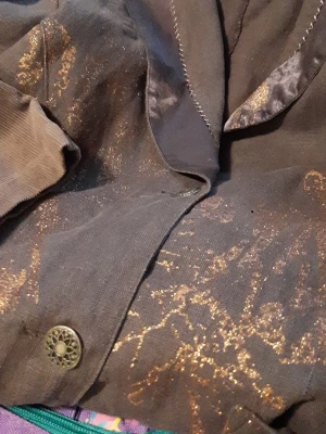 Unique country-style blazer - Absolutely unique from Greenhouse. Chocolate brown with gold details and magic with different naturals of linen and cotton and others. Perfect in every way... Great for spring season. 
