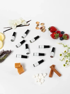 Curiosa Bestseller-Kit 20st - Innehåller 20st testers av de bästsäljande parfymerna från curiosa! Varje innehåller 2ml, har endast testsprutat 1 gång🩷(Beskrivning av dofterna finns på bild 3-5)