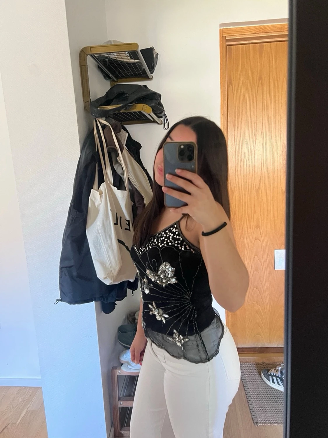 Svart paljetttopp - 1