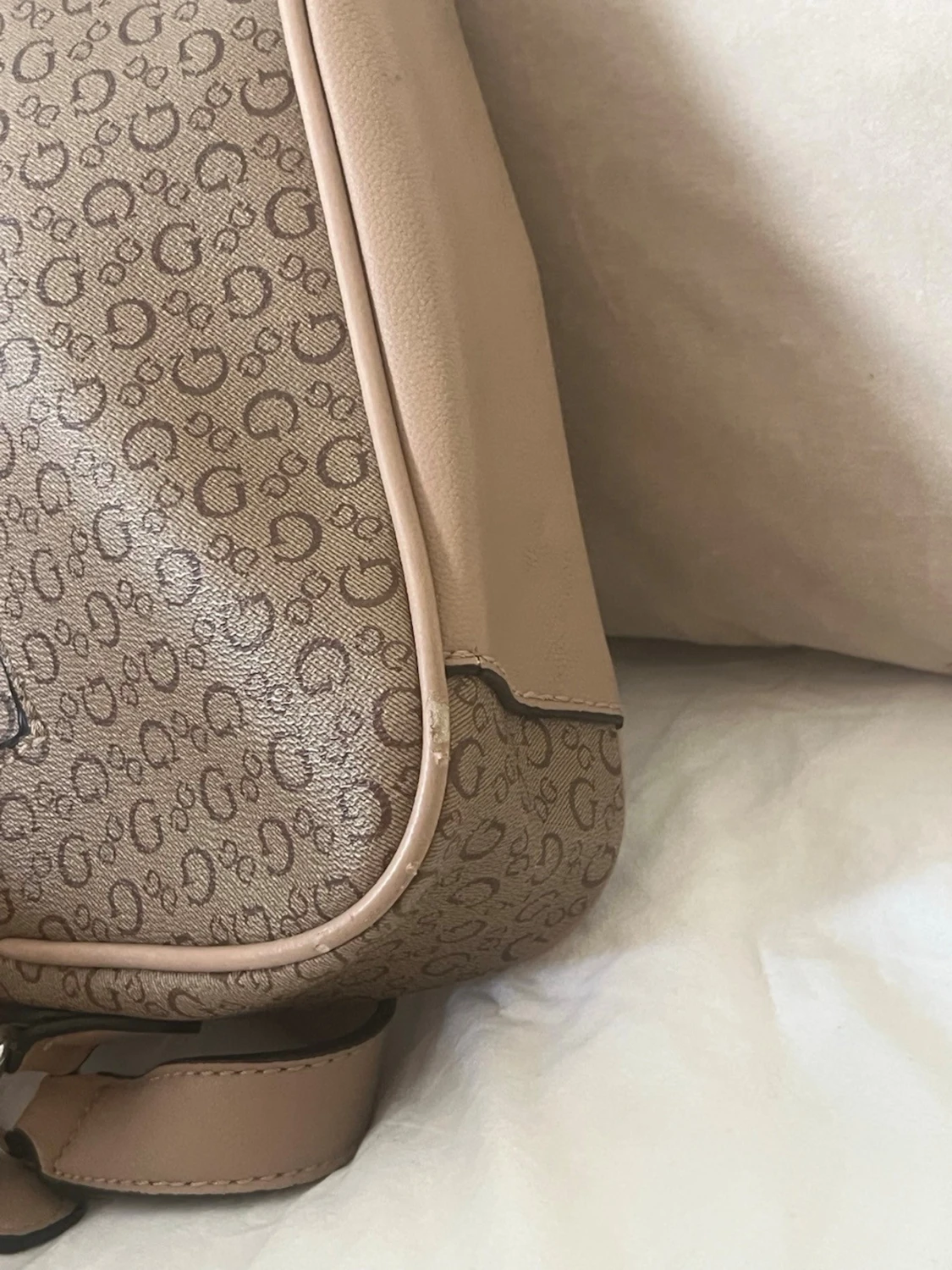 Beige axelremsväska från Guess - 6