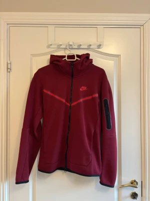 Nike tech fleece XS - Mängdrabatt finns! Ju fler plagg du köper, desto bättre pris kan jag ge