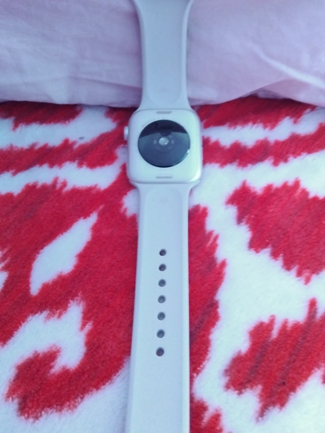 Vit smartklocka med silikonarmband - 1