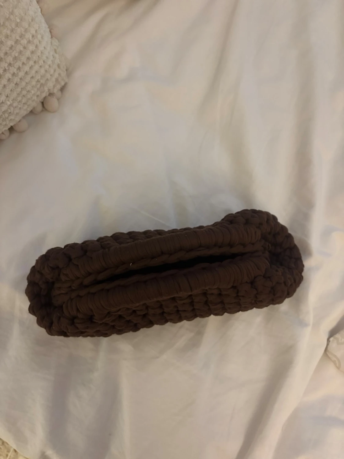 Handvirkad brun kuvertväska - 1