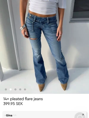 14+ pleated flare jeans  - Säljer dessa helt nya trendiga jeans från Gina för att jag fick exakt likadana i present Sååå snygga i storlek S💗.
