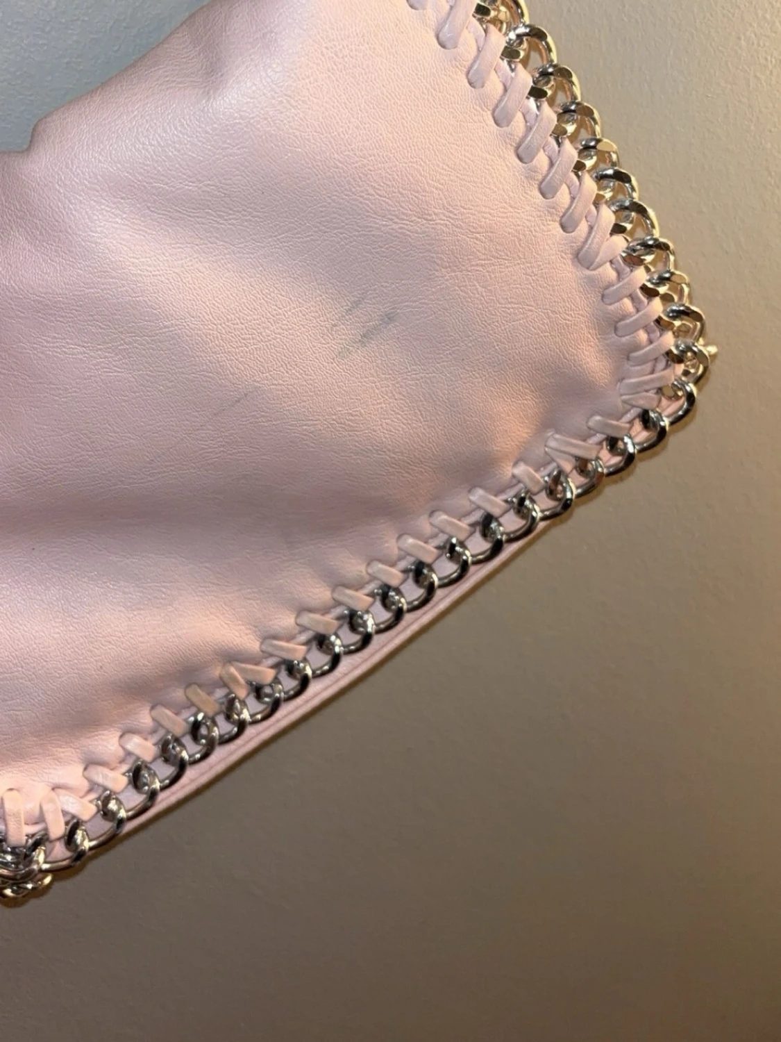 Ljusrosa axelväska med kedja - 1