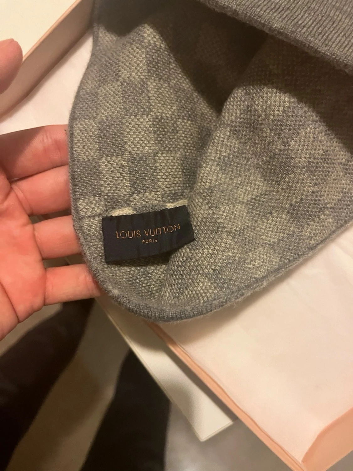 Grå Louis Vuitton mössa - 1