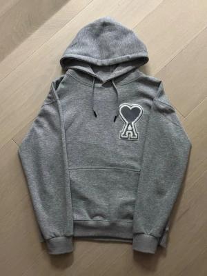 Ami Paris hoodie - Ami Paris hoodie in color gray. Size S (says M on tag but fits like S). Really good condition barely ever worn. Ask for more pictures or anything! Shipping in 24H📦