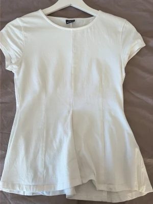 Söt topp - Jättefin topp från Gina, använd en gång, skriv gärna för frågor!💕