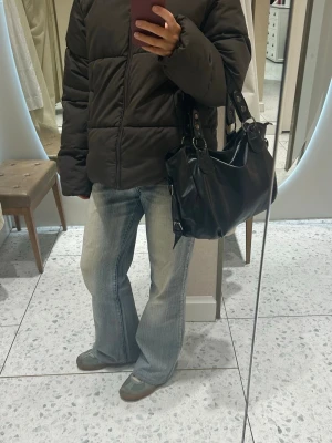 Svart väska - Snygg svart handväska! Bra skick!