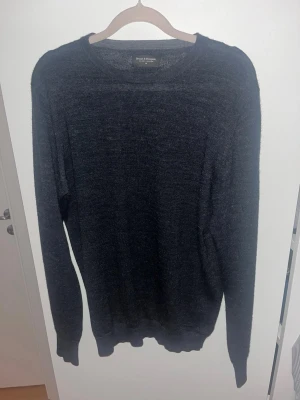 Merino Ull tröja  - Snygg fräsch Bruun & Stengaade stickad tröja. Den är fräsch och hyfsat ny. Nypris: 700kr. Mitt pris: 200kr. Den är i Merino Ull. Skriv för fler frågor eller bilder