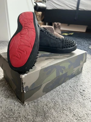 Christian Louboutin - Sjukt feta loubs i storlek 41 och fint skick. Kontakta mig vid frågor och funderingar. Kom gärna med prisförslag😄🫶