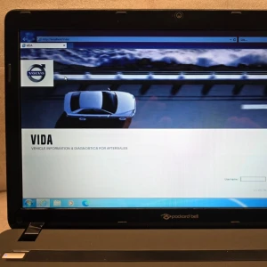 Diagnostikpaket Vida  - Säljer en laptop med Volvo-Vida program för att diagnostisera, felsöka, radera felkoder, släcka service-/ABS-/SRS-lampa och mycket mer på din Volvo. Fungerar från årsmodell 1999 till tidigt 2015. (Vida offline)  -Datorns operativsystem, Windows 7 Pro -Batteri 3V för moderkortet bytt  Batteriet för datorn håller ej laddning så behöver va inkopplad med kabel  Datorn är nyinstallerad, testad och fullt fungerande med Vida.   Kan skickas, paketeras väl. Eller hämtas i Surte