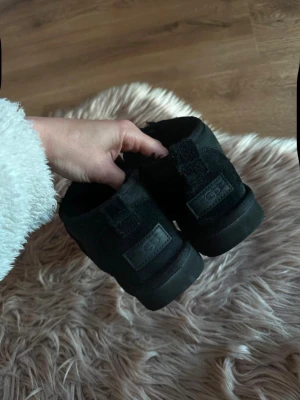 Svarta uggs - I strl 38. Jag köpte dom förre året!!