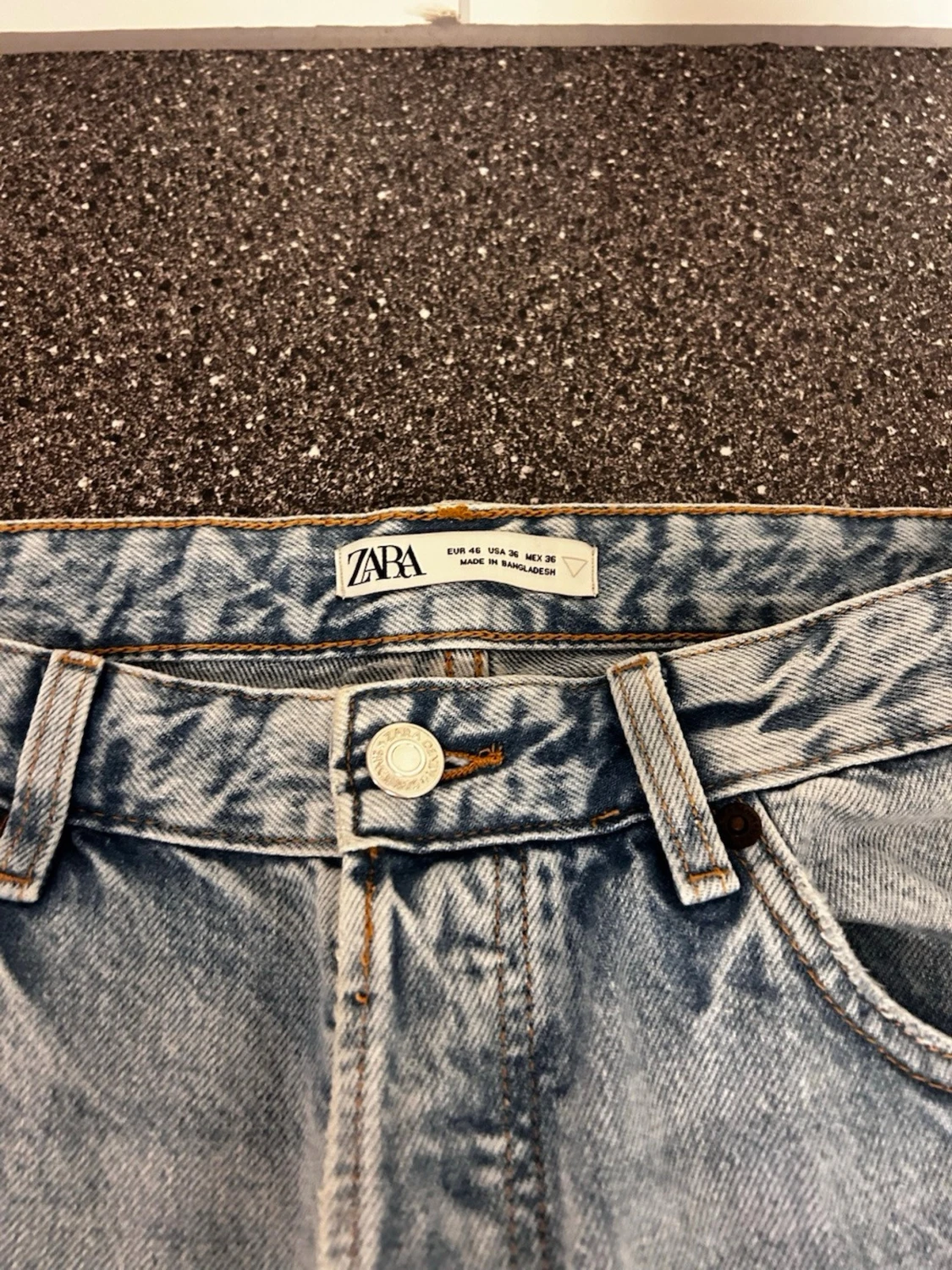 Ljusblå raka jeans från Weekday - 2