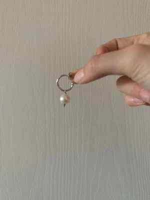 Maria Nilsdotter örhänge - Säljer endast vid bra prisförslag!! Nypris 2295kr sparsamt använt 