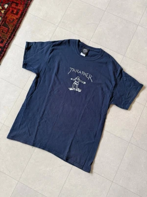 Thrasher T-shirt Marine blue - Marinblå T-shirt från Trasher. Köpt i London. True to size