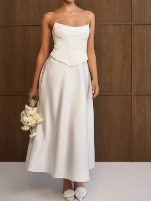 Six stories Cindy dress - Säljer denna eleganta klänning från six stories i modellen Cindy i storlek 8. Den är helt oanvänd med prislapp och förpackning.