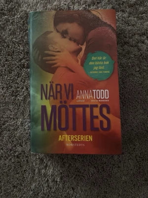 När vi möttes av Anna Todd - Säljer boken 'När vi möttes' av Anna Todd från Afterserien. Omslaget har en färgstark design med motiv av två personer som omfamnar varandra. Boken är i pocketformat och tryckt på papper. Perfekt för dig som gillar romantisk och dramatisk skönlitteratur. Säljs för 60 kronor men pris går absolut att diskutera