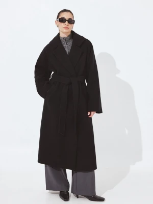 Klassisk kappa i ullblandning med bälte från nakd - Klassisk kappa i ullblandning med bälte från nakd, helt slutsåld och väldigt fin lång kappa, aldrig använd och prislappen finns kvar🥰