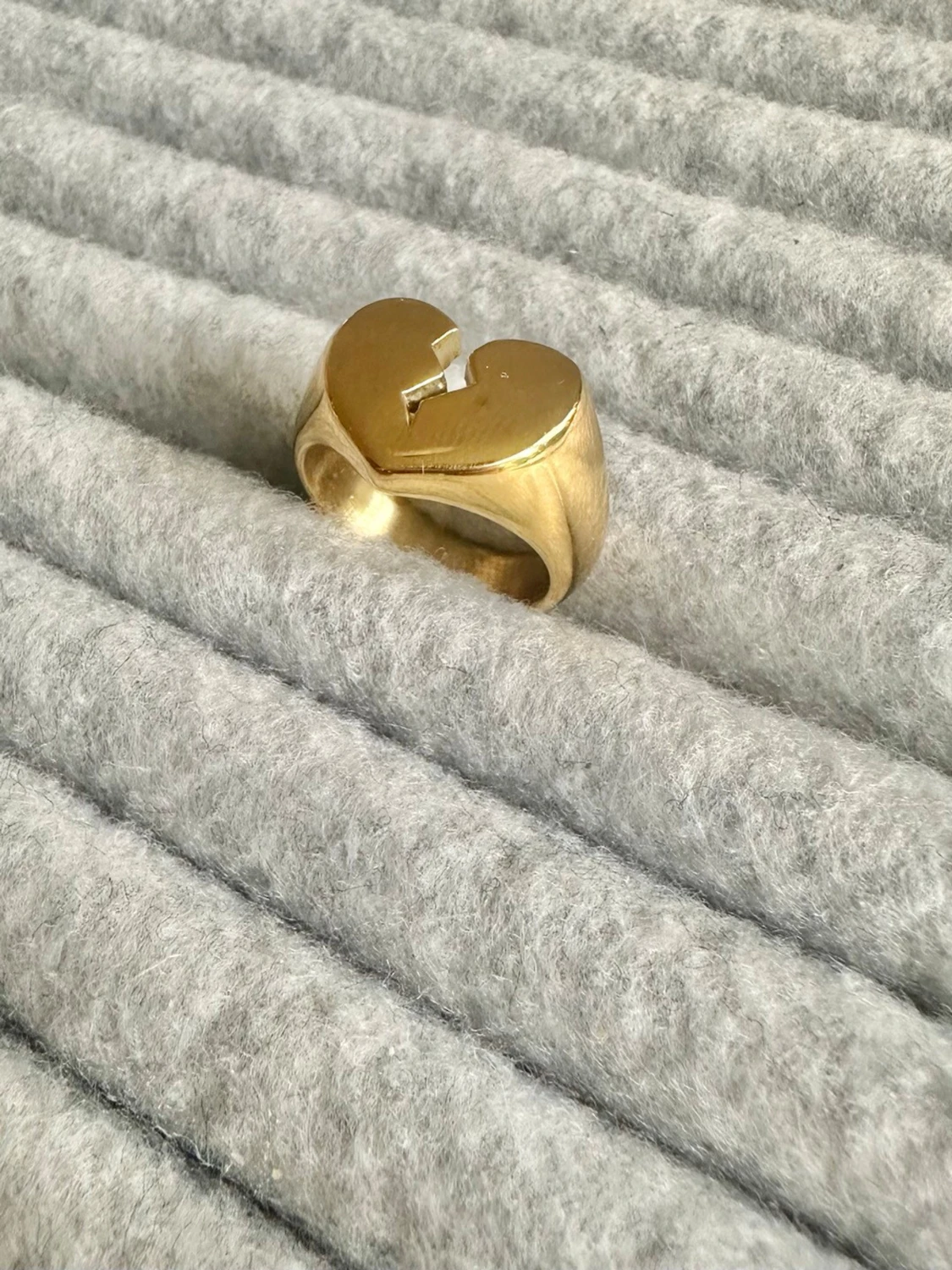Gold ring - 2