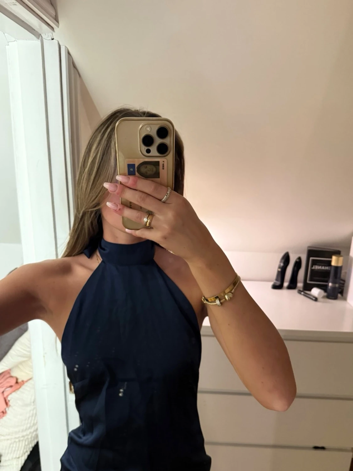 Marinblå kort klänning med öppen rygg - 1